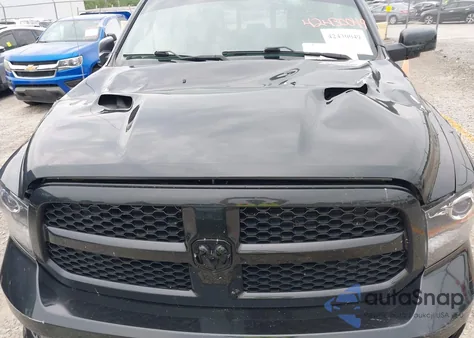 2018 Ram 1500 Night 4X4 5'7 Box z USA, uszkodzony, nr VIN 1C6RR7MT0JS135714